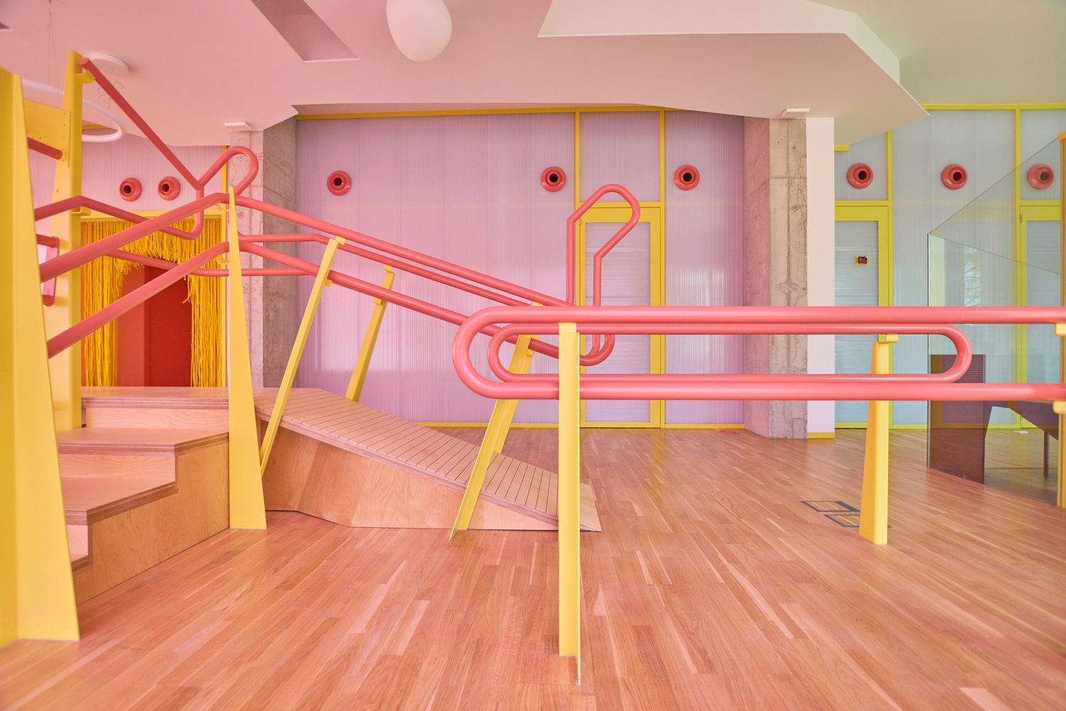 Une clinique aux couleurs thérapeutiques – ArchiBat Mag